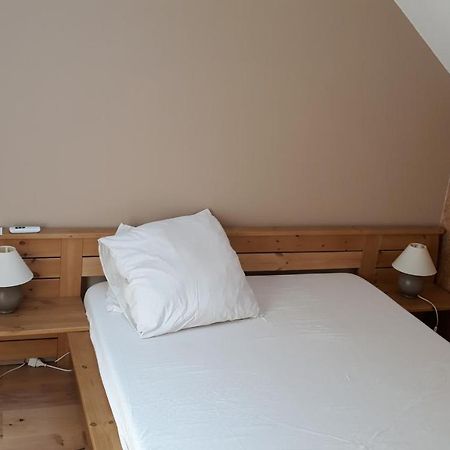 Agreable Gite En Pleine Nature Parmilieu Exteriör bild