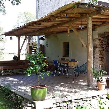 Agreable Gite En Pleine Nature Parmilieu Exteriör bild