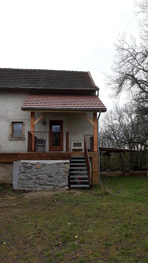 Agreable Gite En Pleine Nature Parmilieu Exteriör bild